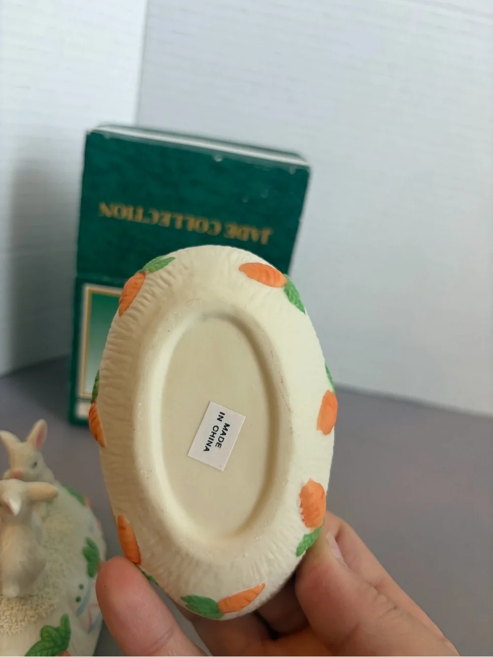 Vtg World Bazaars Jade Collection Bunnies On Egg